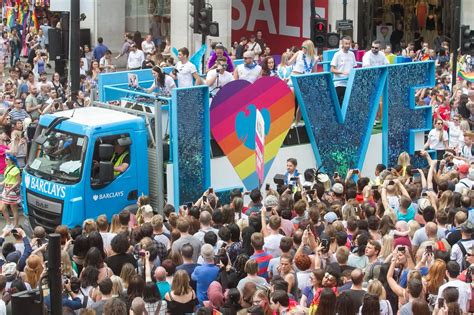 London Pride 2017 In Joyous Pictures Lgbt Rainbow Parade Fills The