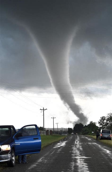 Tornado Strikes Tear Up Houses Barns And Close Highways Oklahomas