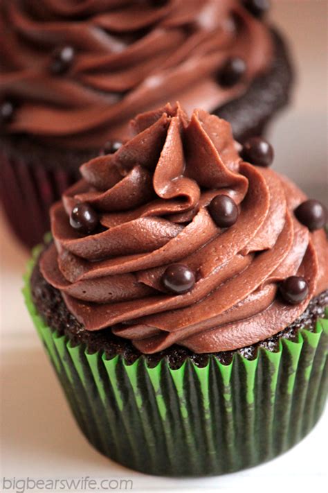 Use the raspberry mousse as filling between the chocolate cake layers. Marshmallow Filled Chocolate Cupcakes - Big Bear's Wife