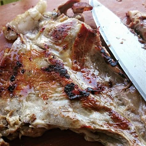 Masa iday pergi gerai ni, dalam pukul 12 tengahari camtu, tapi dah tak banyak daging kambing tinggal and pakcik tu cakap dia start bakar pagi tu seekor kambing, seekor kambing golek okay, then cepat gila. Kambing Golek Utara, Kambing Golek Kedah, Kambing Golek ...