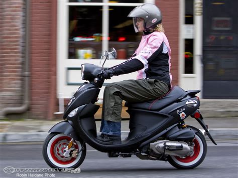 129191 2006 genuine scooters buddy 125. 2009 Genuine Scooter Buddy 125 - Moto.ZombDrive.COM