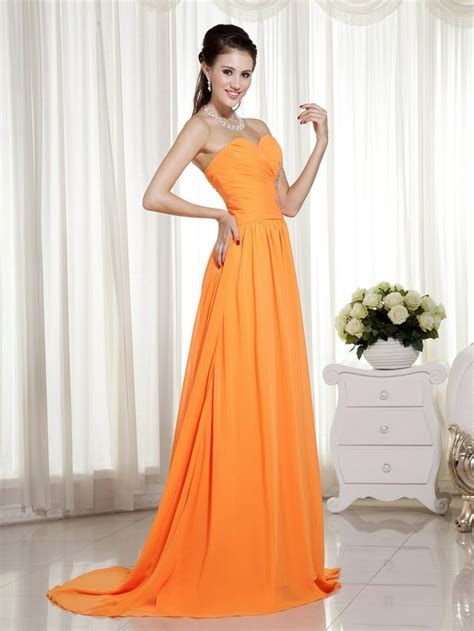 Erschwingliche preise für neue tops, kleider, oberbekleidung und mehr. Tolle Ideen für die Hochzeit: Brautkleid in Apricot Farbe