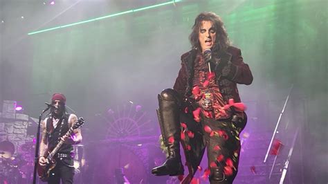 Alice Cooper Poison Live Catching Riding Crop Resorts World