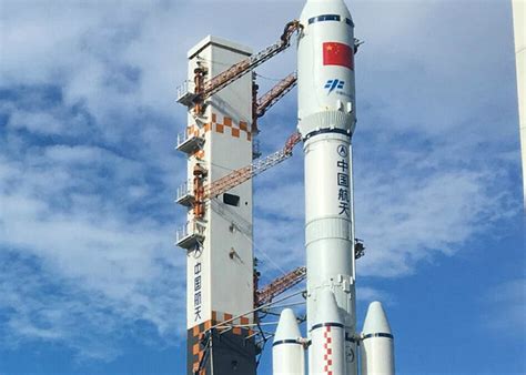 Sebuah roket peluncur china yang saat ini sedang mengorbit bumi bakal kembali memasuki atmosfer tanpa kendali — dan para ilmuwan tidak tahu di mana ia akan mendarat. New generation CZ-7 rocket tested for maiden launch - CCTV ...