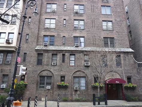 Our indoor tennis club features premier court surfacing to help young players joints. GRACE COURT and GRACE COURT ALLEY, Brooklyn Heights ...