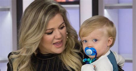 Kelly Clarkson Defends Decision To Smack Her Three Year Old Daughter