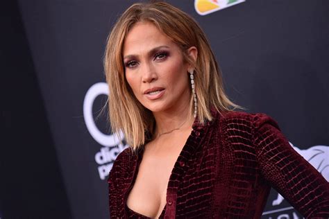 Jennifer Lopez Biography - Buss The World
