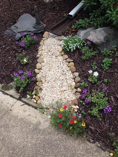 Dry Creek Bed For Drainage So Beautiful Diy Landscaping Backyard