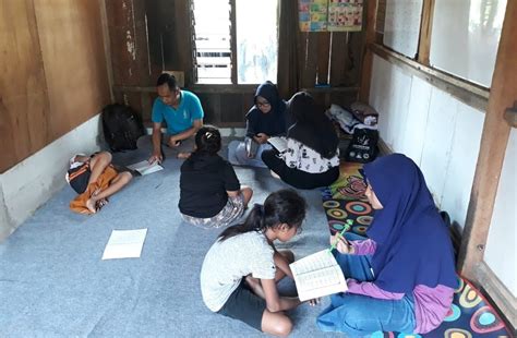 Ia membuka sebuah rumah makan padang. Mahasiswa UM Magelang Gelar Berbagai Kegiatan Keagamaan Di ...