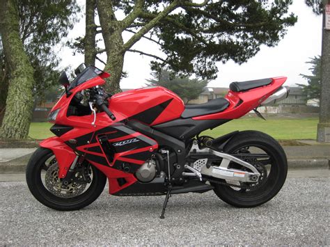 The honda cbr600rr is a 599cc honda supersport motorcycle that was introduced in 2003 to replace honda's cbr600f series motorcycles. MonsterBiker01: 2005 Honda CBR600RR