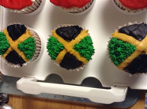Jamaican Flag Cupcakes Jamaican Party Caribbean Recipes Yummy Cakes