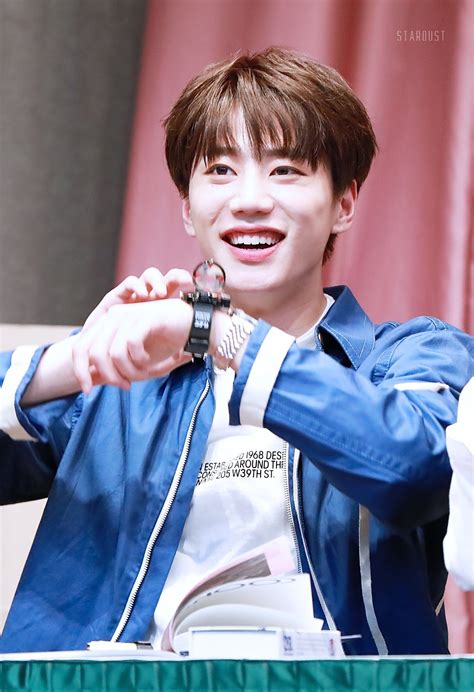 유앤비(unb) 마르코(marco) 생일 학교 날아가는 기중(ki jung) @ 뮤직뱅크 출근길 2018. Pin by Mayra Ramirez on UNB (With images) | U kiss, Boys ...