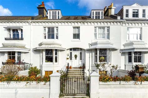 2 Bedroom Flat For Sale In Clifton Terrace Brighton East Sussex Bn1