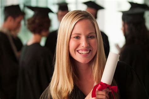 Pros and Cons of Earning a Master's Degree Before a PhD