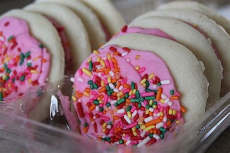 There are many different types of cookies there, such as almond, chocolate chip, and a variety of. best store bought cookies! | Food..Treats..and Yummy ...