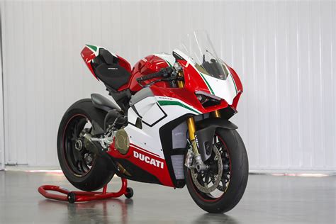 1st Ducati Panigale V4 Speciale Superbike Worth Rs 51.81 Lakh Arrives ...