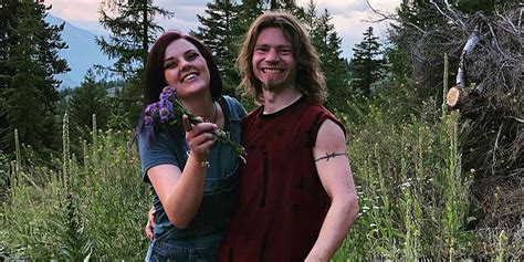 Obviously the animal has not been eating enough bacon before the winter's rest. Alaskan Bush People: Bear Brown & Raven Adams Are ...