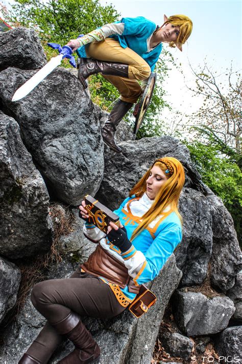 Link And Zelda Cosplays Breath Of The Wild Botw By Morgawze On