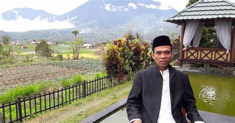 Ustad solmed atau bernama asli sholeh mahmoed nasution hadir di desa kaplongan indramayu dalam acarah taunan maulid. Kumpulan Ceramah Ustadz Abdul Somad Terbaru Februari 2018 ...