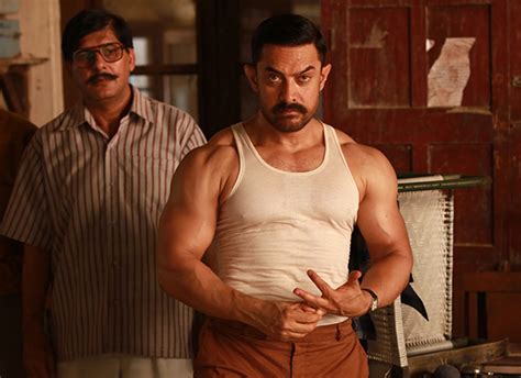 Watch Little Azad Khan ‘wrestling With Papa Aamir Khan On The Sets Of