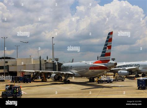 American Airlines Terminal Charlotte Hi Res Stock Photography And