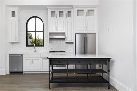 Our preassembled cabinets offer thousands of personal options to design the kitchen or bath of your dreams. Integrity Custom Cabinetry - Cabinet Maker - Phoenix, AZ