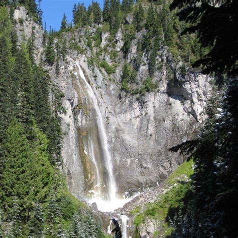 These 10 Hidden Waterfalls In Washington Will Take Your Breath Away