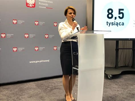 Przedsiębiorcy to jest najciężej pracująca grupa zawodowa w polsce i ciągle najmniej doceniana. Emilewicz: Zbiorowy prosument może obniżyć rachunki o ...