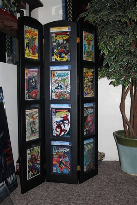 Tri Fold 12 Book Graded Comic Book Display With Uv Protection