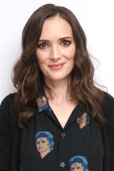 Winona Ryder, 47 : r/PrettyOlderWomen