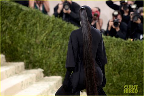 Photo Kim Kardashian Met Gala Look Now Halloween Costume 02 Photo