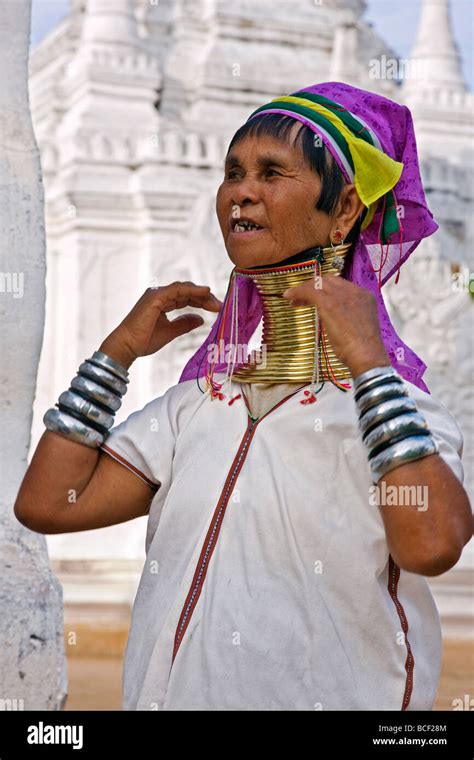 Padaung Woman Hi Res Stock Photography And Images Alamy