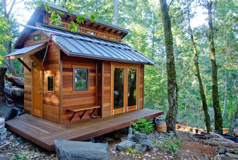 22 Tiny House Cabin Style
