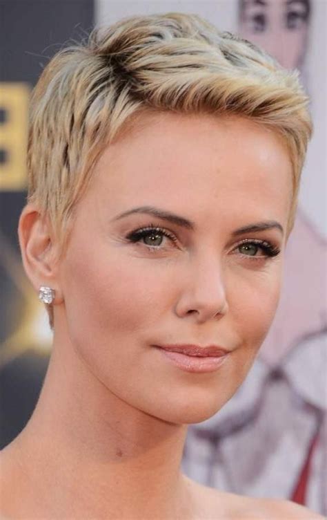 2023 Latest Short Haircuts For Women In Their 30s