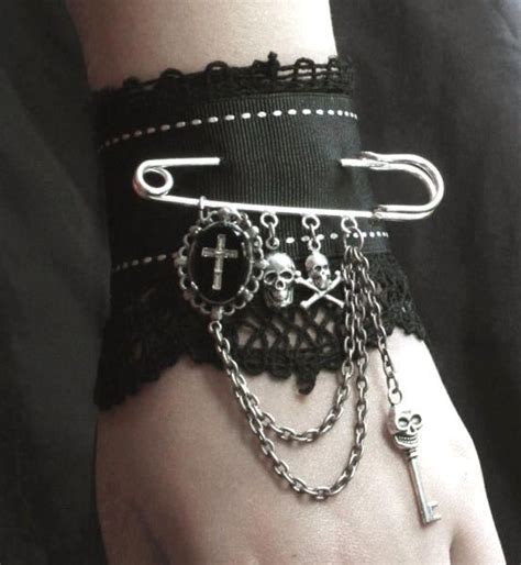 gothic jewellry do you crave to stand out of the crowd and allow your own style shine through