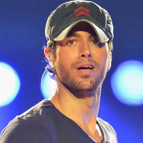 Handsome Enrique Iglesias Him Band Stage Handsome Life Hearts