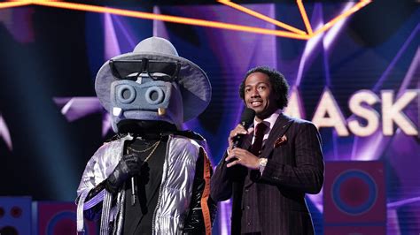 12 celebrity performers wear costumes to conceal identities. 'The Masked Singer' series premiere recap: Welcome to the wild