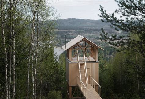 Experience Cabin Life To The Fullest In This Minimalist Structure That