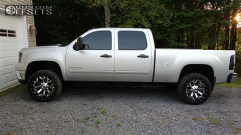 2013 Gmc Sierra 2500 Hd With 22x10 13 Fuel Assault D246 And 33125r22