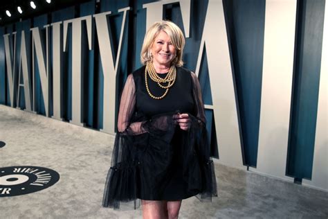 Martha Stewart 78 Shows Some Leg In Sexy Mini At Oscars Party