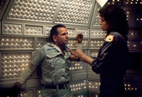 Sigourney Weaver And Ian Holm In Alien 1979 Extraterrestre Alien