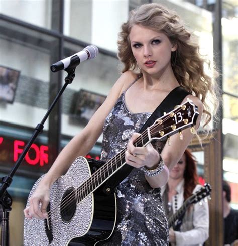 Taylor Swifts Biggest Career Moments Gallery