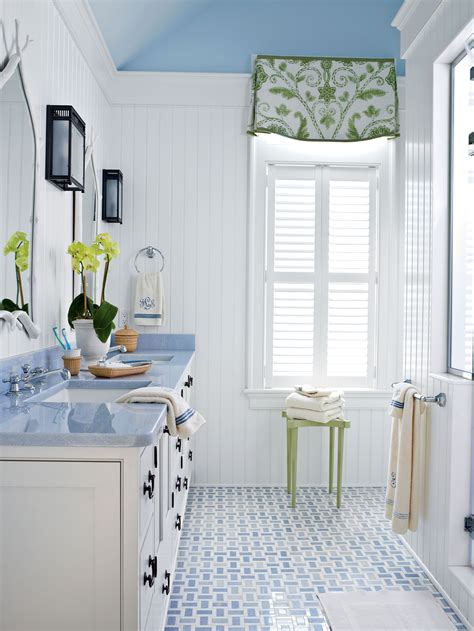 In a small space, you can use bright, bold colors and patterns that might be overwhelming in a larger. 30 Beautiful Beachy Baths (With images) | Coastal living rooms, Home, Beach house bathroom