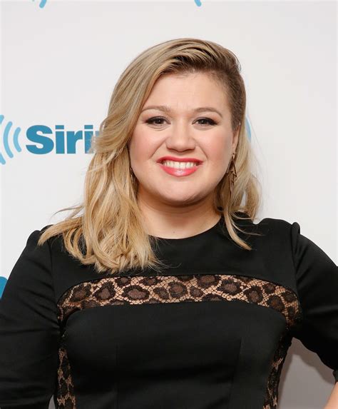 Kelly Clarkson Photo The Delite