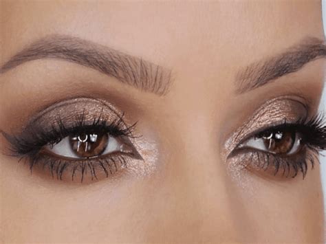 A Guide To The Perfect Smokey Eye Makeup The Channel 46