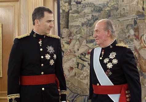 Felipe vi de borbón y grecia, фели́пе хуáн пáбло альфóнсо де тóдос лос сáнтос де бурбóн и грéсия; Re Felipe VI sul trono di Spagna: applausi al ricordo ...