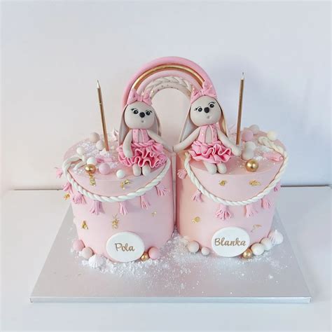 Słodka Kurka on Instagram Podwójny tort na roczek dla bliźniaczek