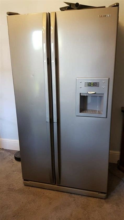 Go through these double door refrigerator price and another contender for the title of the best double door fridge, the samsung rt30n3753sl/hl has a classy steel finish and is packed with the latest. Samsung American Style Fridge Freezer, Double door, side ...