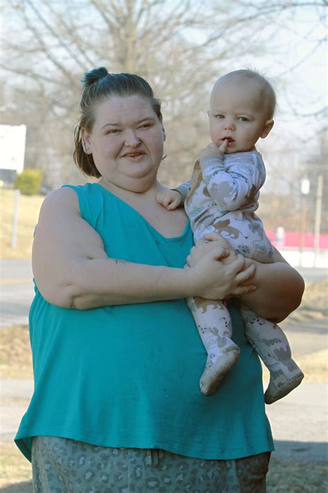 1000-Lb Sisters' Amy Slaton films son Gage, 2, crying in new video- as