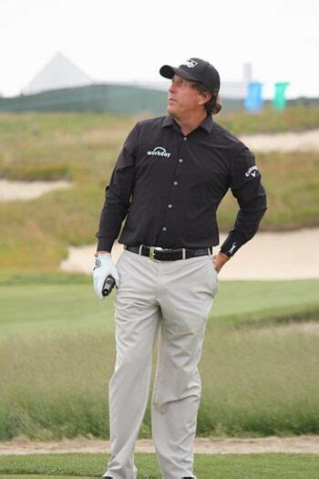 That puts him high on the list next to golf legends like woods, jack nicklaus and arnold palmer. Phil Mickelson's Net Worth and Total Career Earnings - Inspirationfeed